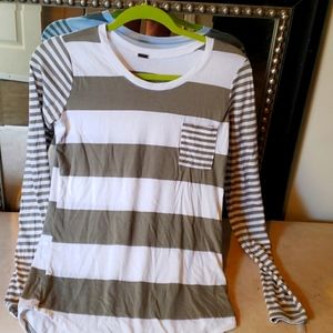 ❤Poof💕 Size Small Green/White Stripped